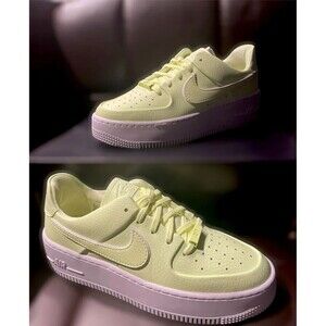 Nike Air Force 1 Sage Low Barely Volt 2020 White Green CJ1642-700 women's Size 7